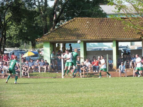 Guia Crissiumal - Not�cias - Jogo entre Flamengo x Tiradentes, do  Campeonato de Crissiumal adiado. Flamengo x Guarany pelos aspirantes fica  mantido