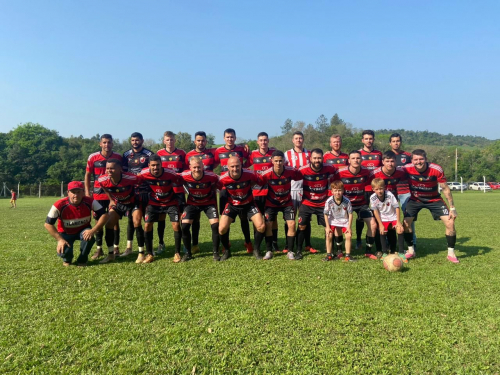 Guia Crissiumal - Not�cias - Jogo entre Flamengo x Tiradentes, do  Campeonato de Crissiumal adiado. Flamengo x Guarany pelos aspirantes fica  mantido